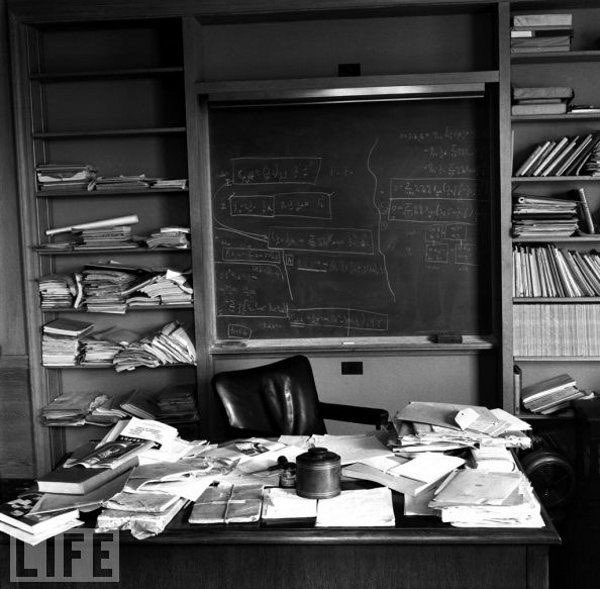 Briankeating's tweet photo. While you obsess over optimal organizers, Productivity planners, Standing Desks, GTD and Second Brains, Albert Einstein made an impact from this war-zone of a workstation. 

Perfectionism is Procrastination is masquerading as Productivity. https://t.co/Ftbe8ikmEN
