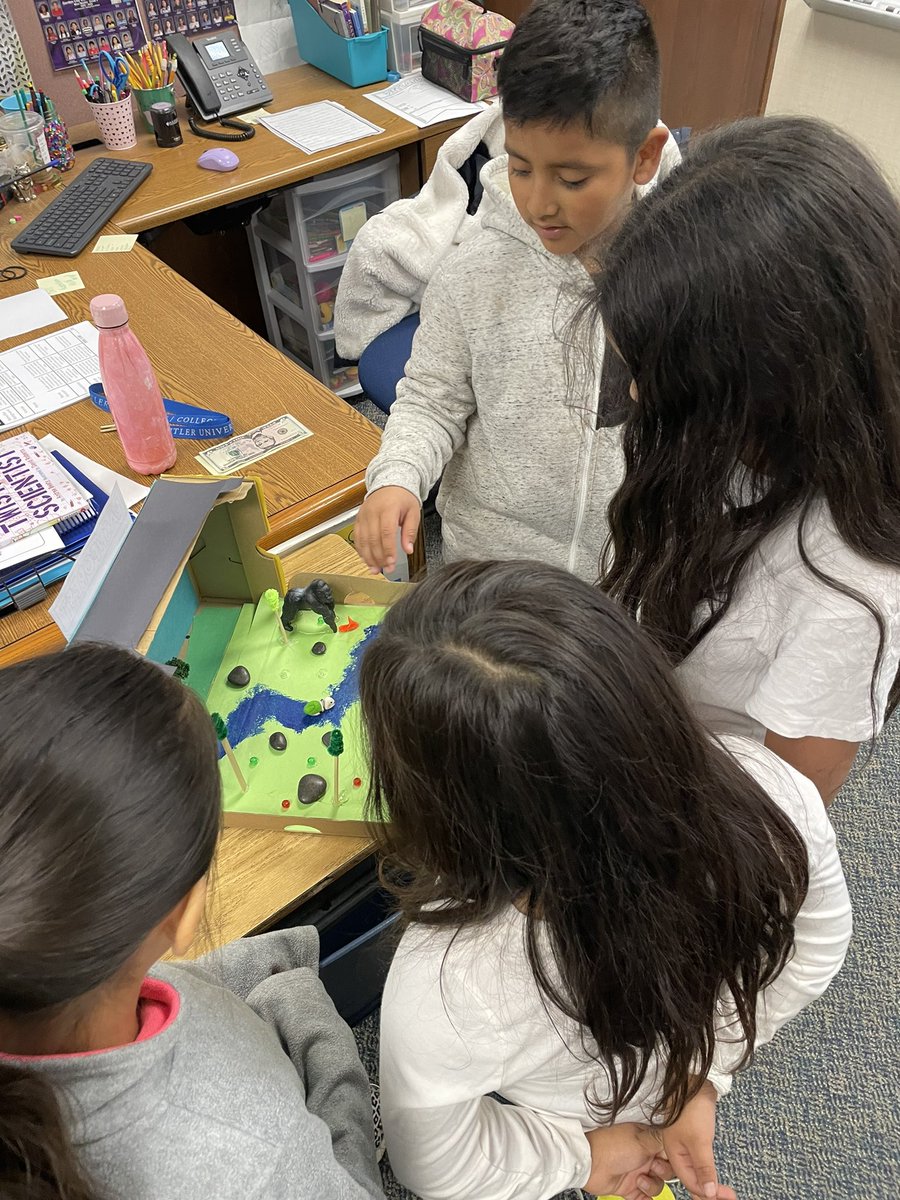 Clare Mueller tweet media