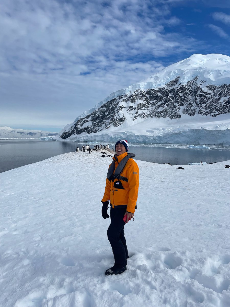 CaroGarcia's tweet photo. Antarctica 🇦🇶 
This place is mind blowing 🤯 
No words to describe what we are able to experience, see, feel, live 🤍😍🤩🇦🇶 https://t.co/nUHl8hLHqd