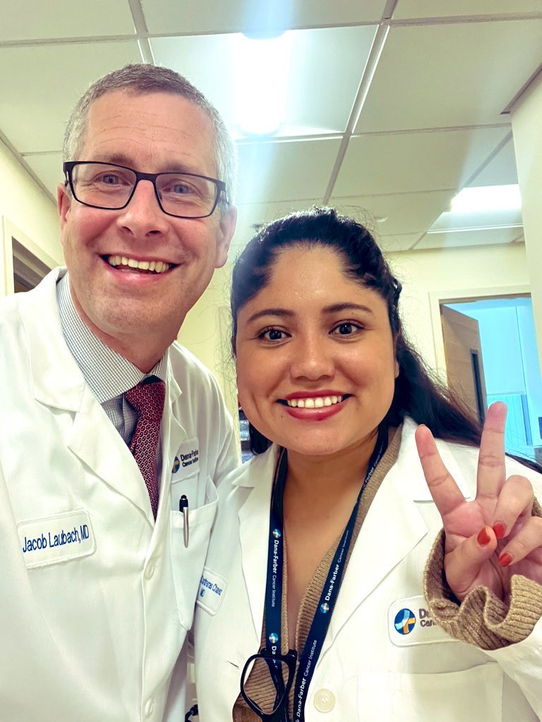 Multiple myeloma with Dr. Laubach!!! We had a bilingual #MM care team!!!!!!  I saw 2 latino patients because we are the #bilingualheme #multiplemyeloma team! 😈😎 @DanaFarber #Soyhematologa y #habloespañol #peruvian #hemefan #fellowlife