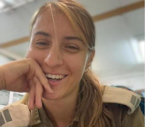 النقيب إيدن نماري .. وفق ما رصد موقع خبرني كانت تلقب بين صديقاتها بالشقراء الماكرة واخريات كُنّ يطلقن عليها العقرباء الناعمة نظرا لخبثها وتبرعها لفعل الشر دون سبب ، درست علم النفس قبل ان تلتحق بجيش الشراذم ، جاء اهلها من اوكرانيا بعد ان نبذهم الاوربيون  ليستوطنوا فلسطين المحتلة ،