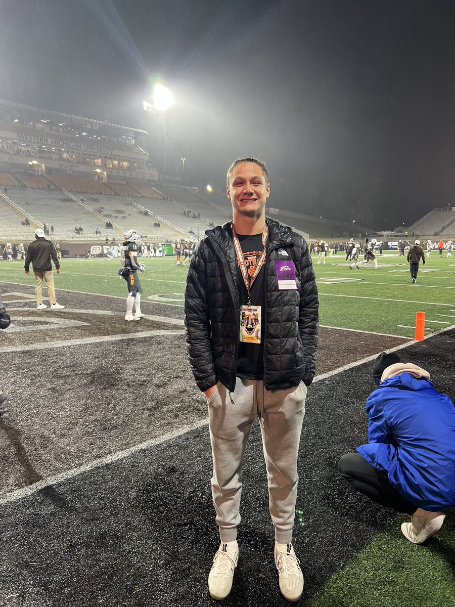 Had a great game day visit at <a href="/WMU_Football/">Western Michigan Football</a>! Thanks <a href="/CamAllenFB/">Cam Allen</a> for the invite <a href="/CoachLT39/">Lance Taylor</a> <a href="/CoachBirach/">William Birach</a> <a href="/fbcoachcoop/">Tim Cooper</a> <a href="/WWSFB/">Wheaton-Warrenville South Football</a> <a href="/EDGYTIM/">Timothy “EDGYTIM” OHalloran</a> <a href="/AllenTrieu/">Allen Trieu</a> <a href="/sean_norris_/">Sean Norris</a> <a href="/SamVanHeest/">Sam VanHeest</a>