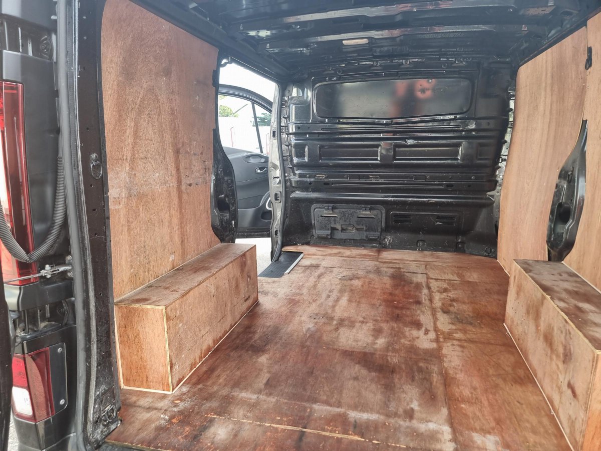 MotusSelectUK's tweet photo. 📢VAN OF THE WEEK📢

2018 Vauxhall Vivaro, featuring:

🚨Rear Parking Sensors
❄️Air Conditioning
🪵Ply-Lined Loading Area and more!

Find out more: https://t.co/HVe9WCz0Ui

#VanOfTheWeek #UsedVan #VauxhallVivaro #InStock #MotusSelect https://t.co/ajsy0nJ3wj