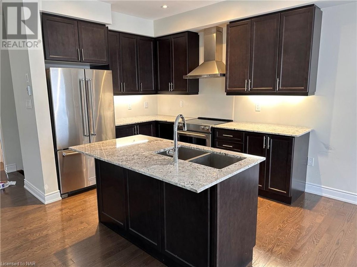 NOTL_Homes's tweet photo. Exclusive Listing
Open concept #townhome with finished basement in a great location🏠  
7 WINDSOR Cir, #NiagaraontheLake
🛏️3+0 | 🛁4 BA
MLS# 40498780 | $999K
Schedule a showing! 📞905-988-3222/📧kstokes@bosleyrealestate.com🤙https://t.co/v3Ap9O81cJ
#NOTL #moveinready https://t.co/F03kYXZtR8