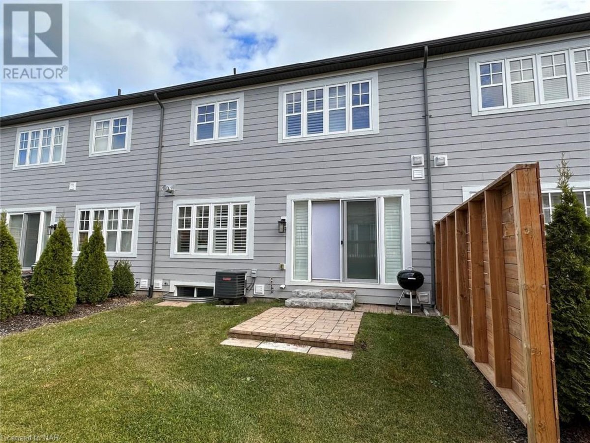 NOTL_Homes's tweet photo. Exclusive Listing
Open concept #townhome with finished basement in a great location🏠  
7 WINDSOR Cir, #NiagaraontheLake
🛏️3+0 | 🛁4 BA
MLS# 40498780 | $999K
Schedule a showing! 📞905-988-3222/📧kstokes@bosleyrealestate.com🤙https://t.co/v3Ap9O81cJ
#NOTL #moveinready https://t.co/F03kYXZtR8