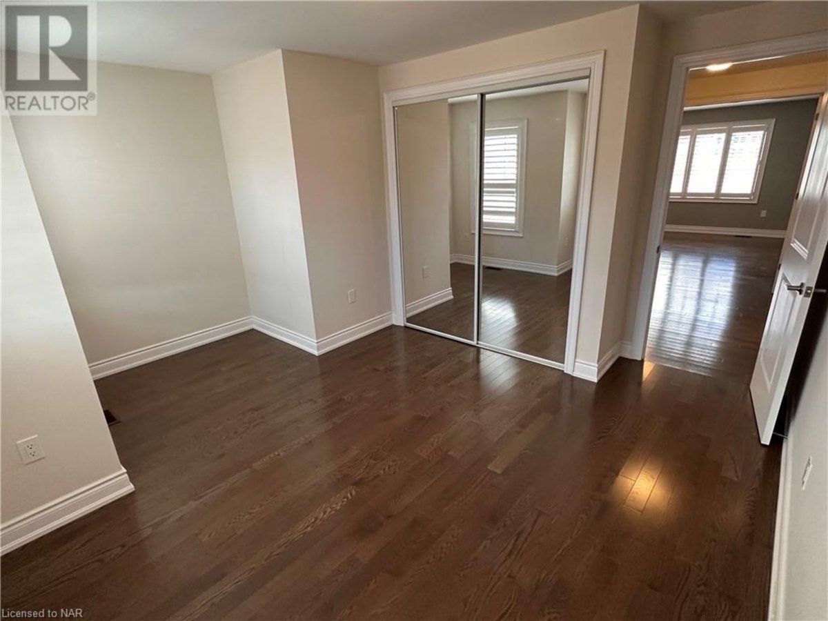 NOTL_Homes's tweet photo. Exclusive Listing
Open concept #townhome with finished basement in a great location🏠  
7 WINDSOR Cir, #NiagaraontheLake
🛏️3+0 | 🛁4 BA
MLS# 40498780 | $999K
Schedule a showing! 📞905-988-3222/📧kstokes@bosleyrealestate.com🤙https://t.co/v3Ap9O81cJ
#NOTL #moveinready https://t.co/F03kYXZtR8
