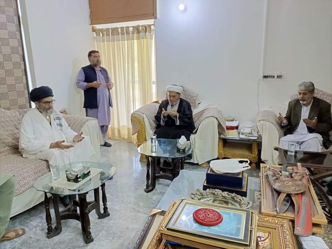 QuaidSajidNaqvi's tweet photo. راولپنڈی:
 قائد ملت جعفریہ پاکستان علامہ سید ساجد علی نقوی کی شیعہ علماء کونسل پاکستان کے مرکزی سیکرٹری جنرل علامہ ڈاکٹر شبیر حسن میثمی سے ان کے بڑے بھائی سجاد حسین لاکھانی میثمی کے انتقال پُر ملال پر تعزیت، مرحوم کی مغفرت و بلندی درجات کے لیے دعا فرمائی۔ https://t.co/s476vRVj0a