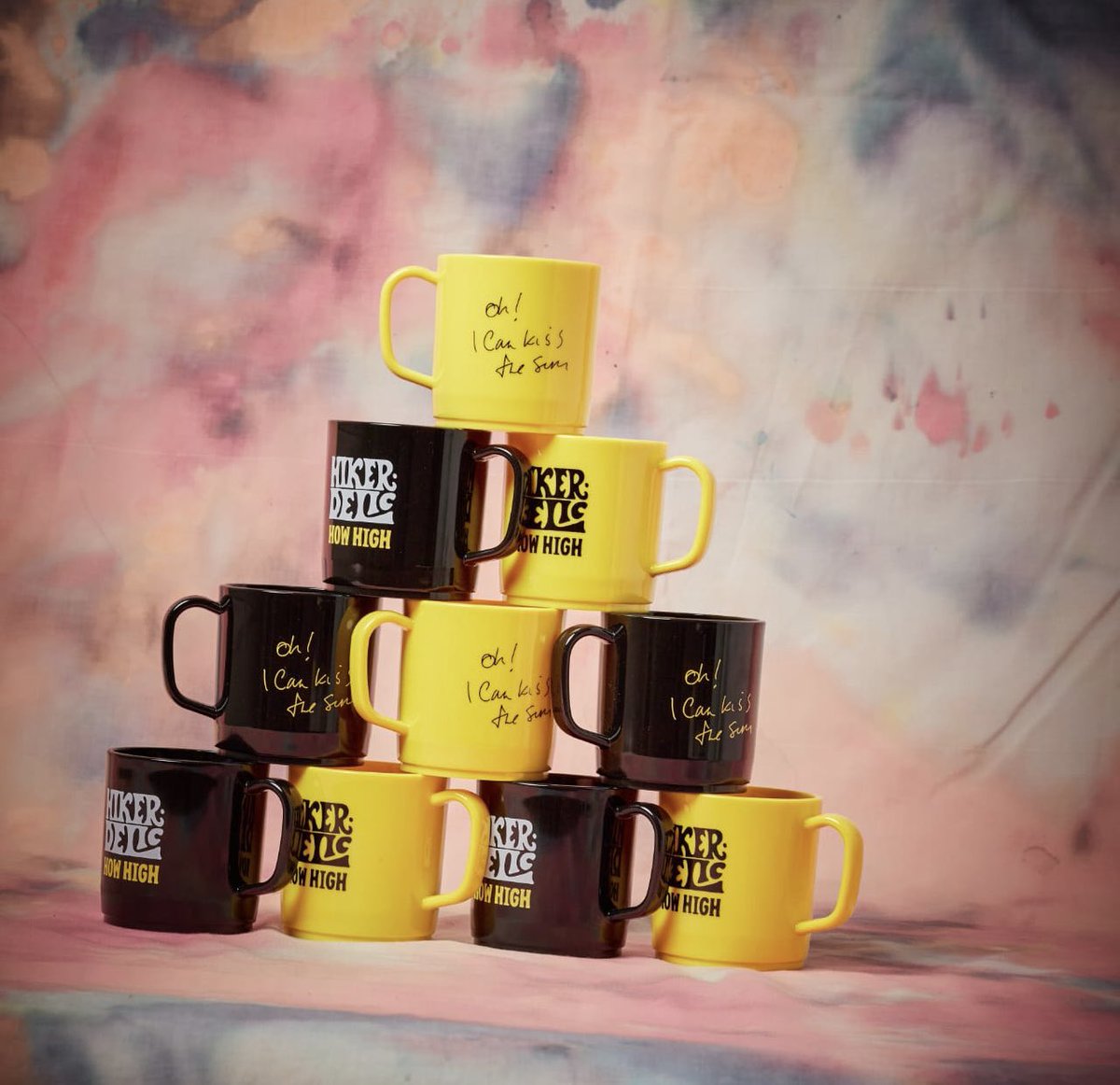 Tim_Burgess's tweet image. Retweet for a chance to win two ace How High Hikerdelic camping mugs (one black one yellow). They’ll be available to buy from this  Friday at 11am. Winner picked at random an hour before they go on sale 🙌
