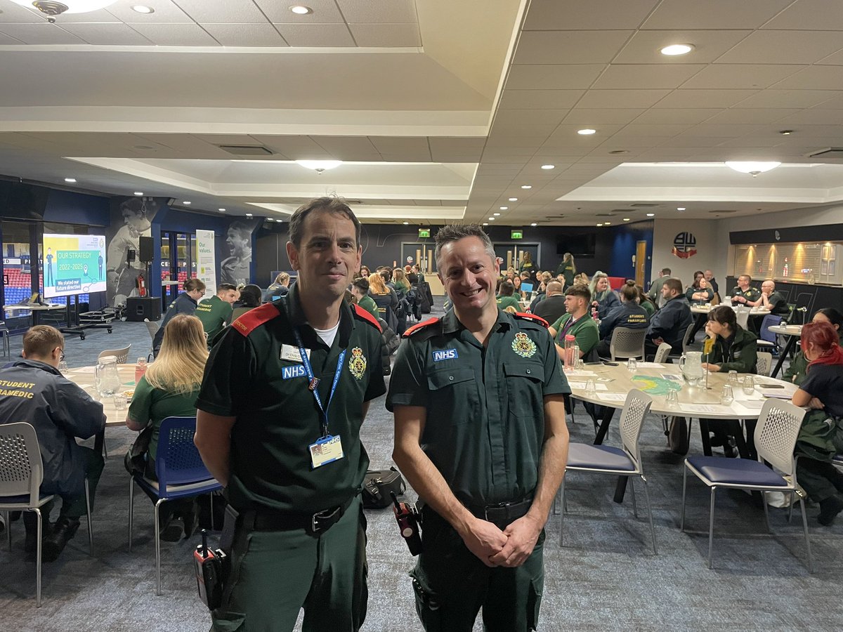 DrChrisGrant's tweet photo. @houghtonc79 @NWAmbulance @NWAmb_Dan @NWAmb_Vinny A photo with the main man as apology/compensation! https://t.co/Y4RtArTRcr