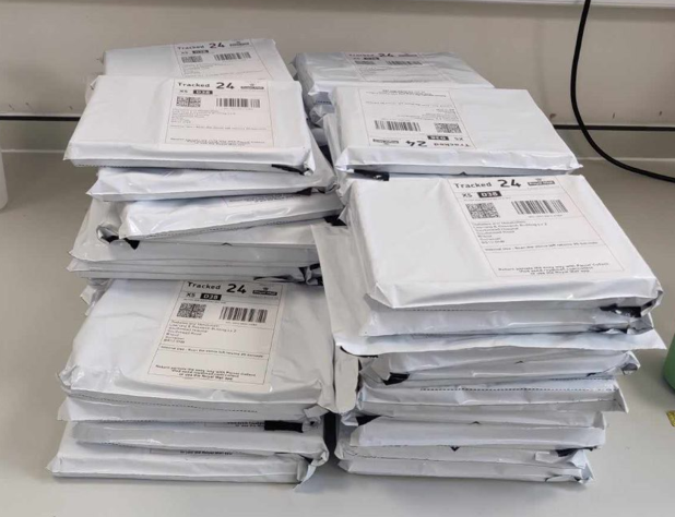 T1DRAdiabetes's tweet photo. Thank you so much to those who have sent back their finger prick samples already!🤩 

We've had an amazing response so far with people signing up but please keep sharing so we can hit our target of 20,000 participants https://t.co/yXWcxhVx40

#diabetes @BristolUni @diabetesuk https://t.co/v5S1NRcksB