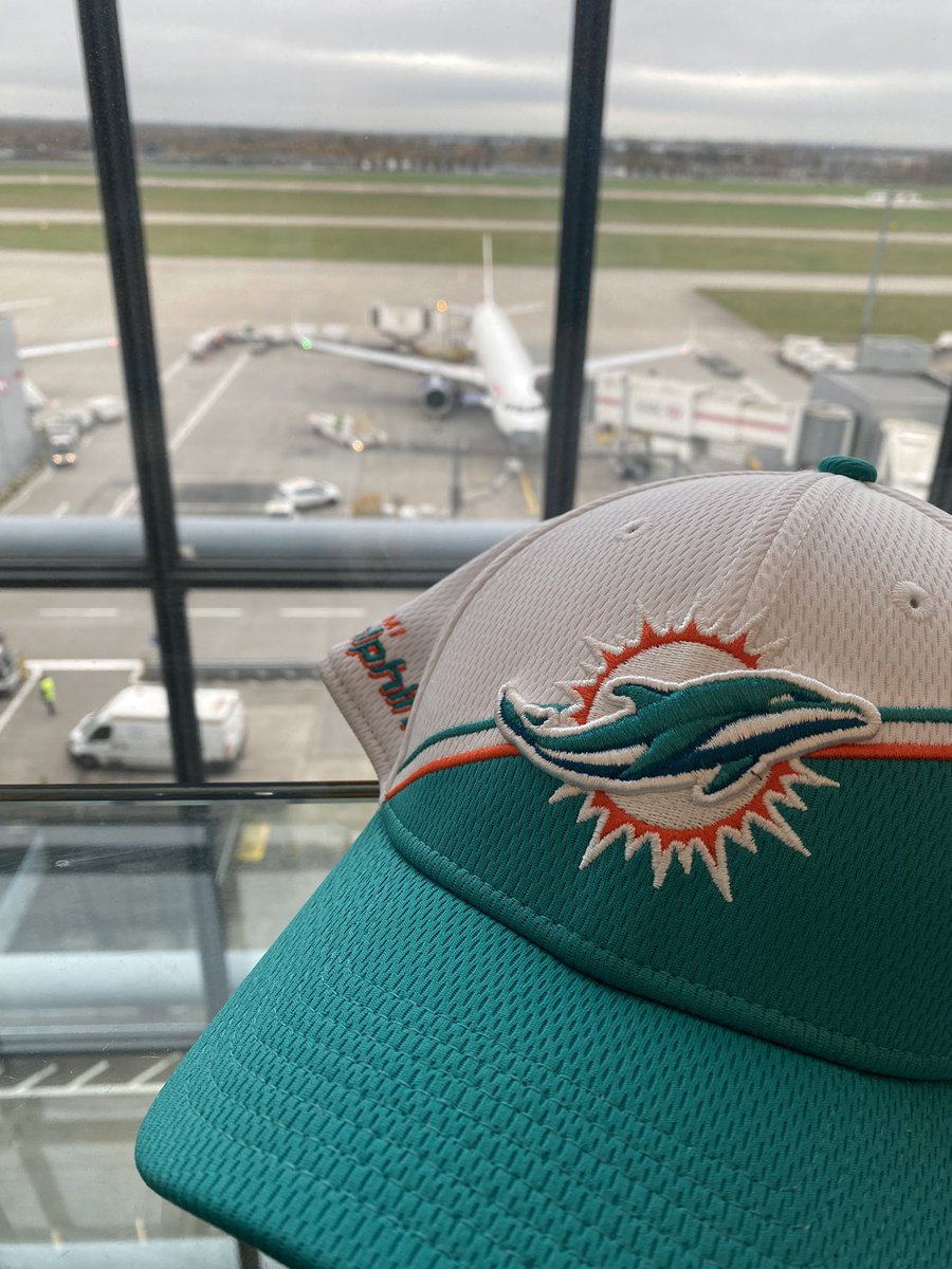 MagicMatt42's tweet photo. Looking forward to my trip to NY to celebrate Thanksgiving with my US friends, enjoy the #MetLifeTakeover and see my dolphins 🐬 move another step closer to Las Vegas!  Can I get a #FinsUp @ian693 @DolphinsTalk @TomGarfinkel @cheetah https://t.co/4MImvZ3aBZ