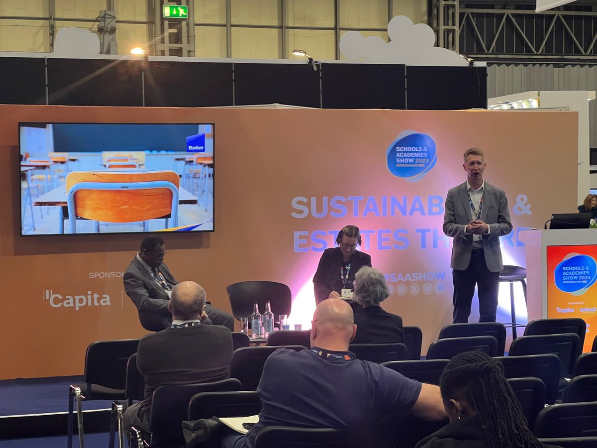 📣🎓Here is Rob Gould speaking at The Schools and Academies Show about 'Learning Spaces' 🎓📣 Thanks to those of you who came along and listened- we hope you enjoyed the presentation! 😊