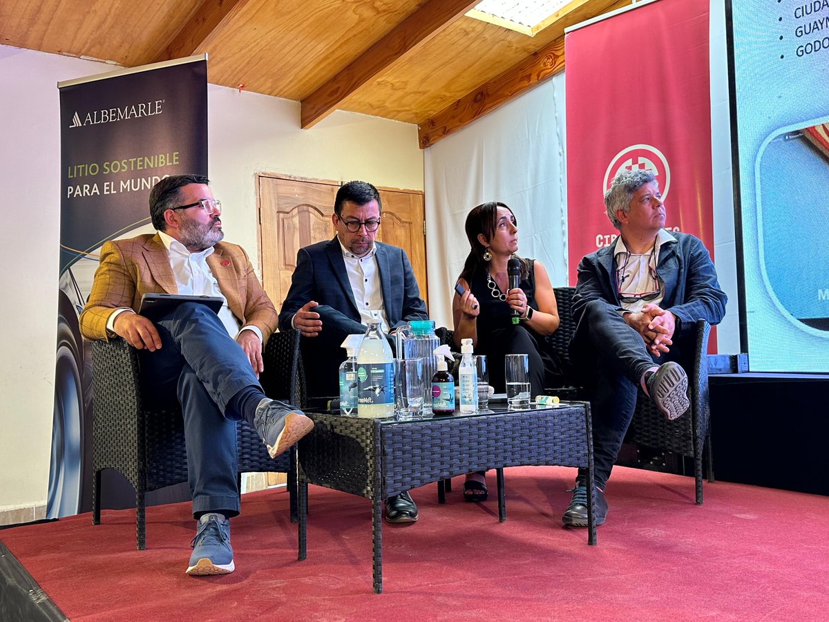 ⭕️🌵 Damos inicio en #CircularFest a la mesa de conversación. "Comunas Circulares ¿cómo avanzar colaborativamente?". Participan Marcelo Valdebenito de <a href="/AlbemarleCorp/">Albemarle Corp.</a>, Andrea Nallim de <a href="/Reciclarg/">Reciclarg</a>  y Cristian Gutiérrez de <a href="/CentroRegional/">Centro Regional CVCC</a>.
📺 Transmisión: youtube.com/live/3dsKOjrt9…