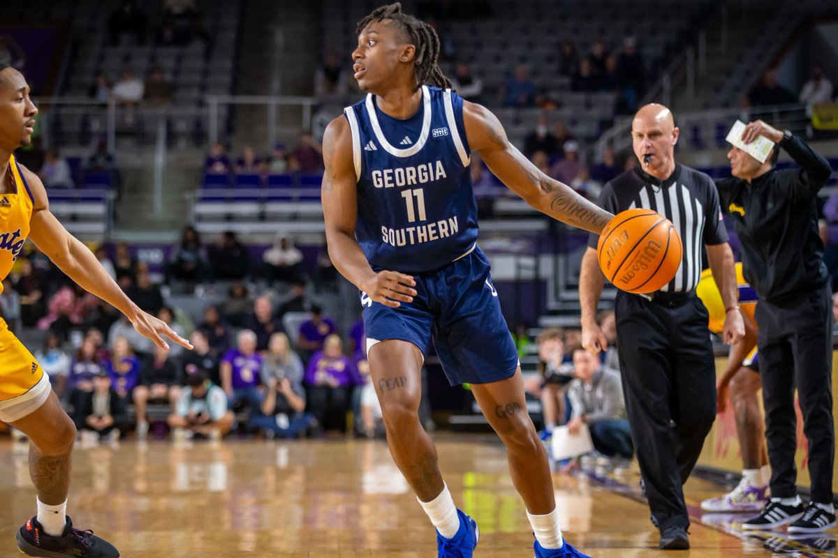 Jamar Franklin has scored in double figures in three-straight games, the longest streak of his young career 💪

#HailSouthern