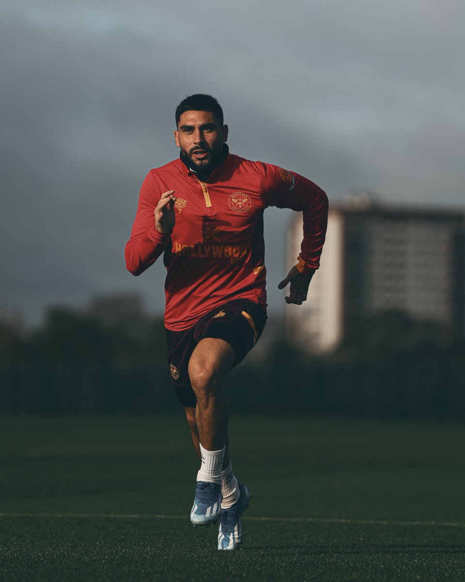 BrentfordFC's tweet photo. 🏃‍♂️ @nealmaupay_ https://t.co/f3s7YYiTxG