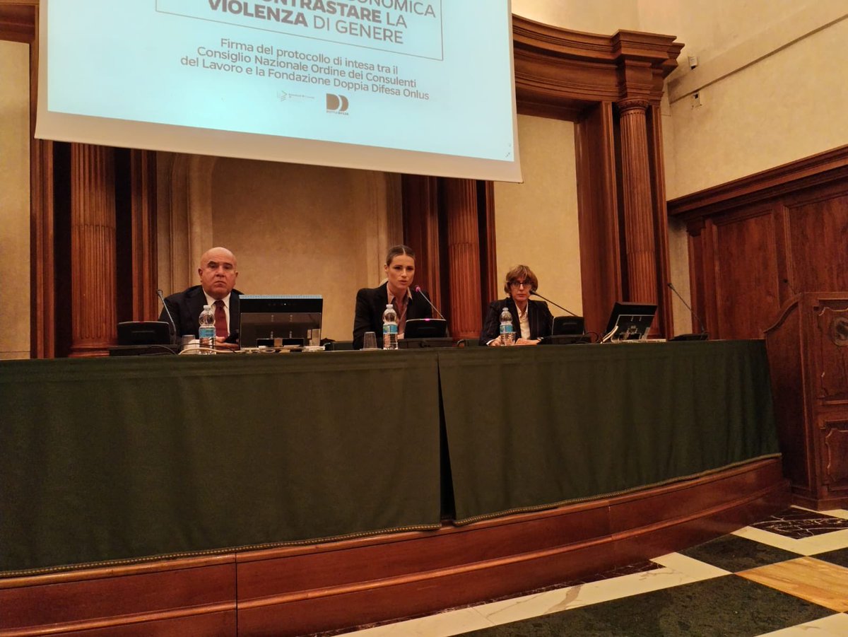 Importante protocollo firmato oggi al <a href="/SenatoStampa/">Senato Repubblica</a> dal Consiglio nazionale <a href="/ConsulentiLavor/">ConsulentiLavoro</a> e <a href="/DoppiaDifesa/">Doppia Difesa Onlus</a> per sostenere le donne vittime di #violenzadigenere <a href="/rosario_deluca/">Rosario De Luca</a> <a href="/m_hunziker/">Michelle Hunziker</a> <a href="/gbongiorno66/">Giulia Bongiorno</a> <a href="/FondazioneStudi/">Fondazione Studi</a> consulentidellavoro.it/home/storico-a…