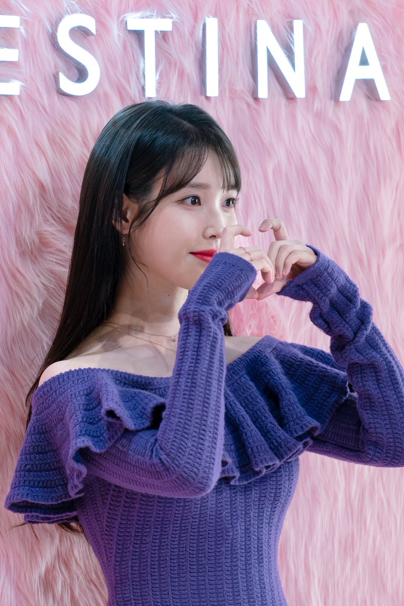 sunbean_iu's tweet photo. 231119 아이유 제이에스티나 팬사인회 포토콜 by Sunbean (3)

#IU #dlwlrma #아이유 #이지금 #제이에스티나 #포토콜 https://t.co/NbylJStHtt
