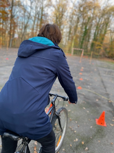 Semaine de la Mat'Ornelle - Quatrième temps de pratique. Parcours vélo "engins roulants" en maternelle.