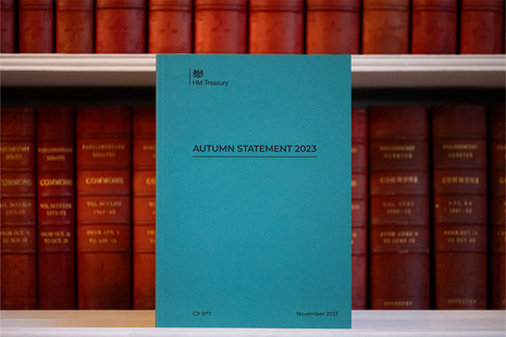 We believe jobs provide the best route out of poverty, and in any economy, businesses are the best job creators. So, we welcome the #AutumnStatement today, which focussed on support for businesses and helping people get in to work… 🧵