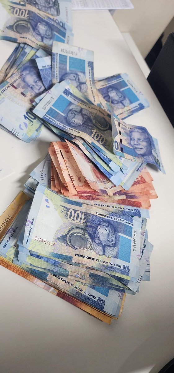Jameschegs's tweet photo. Comment with #hatfieldvwpretoria l am giving away R250 to 3 people at 6pm! 

Rt and Like for better chance https://t.co/r83m9KRhwe