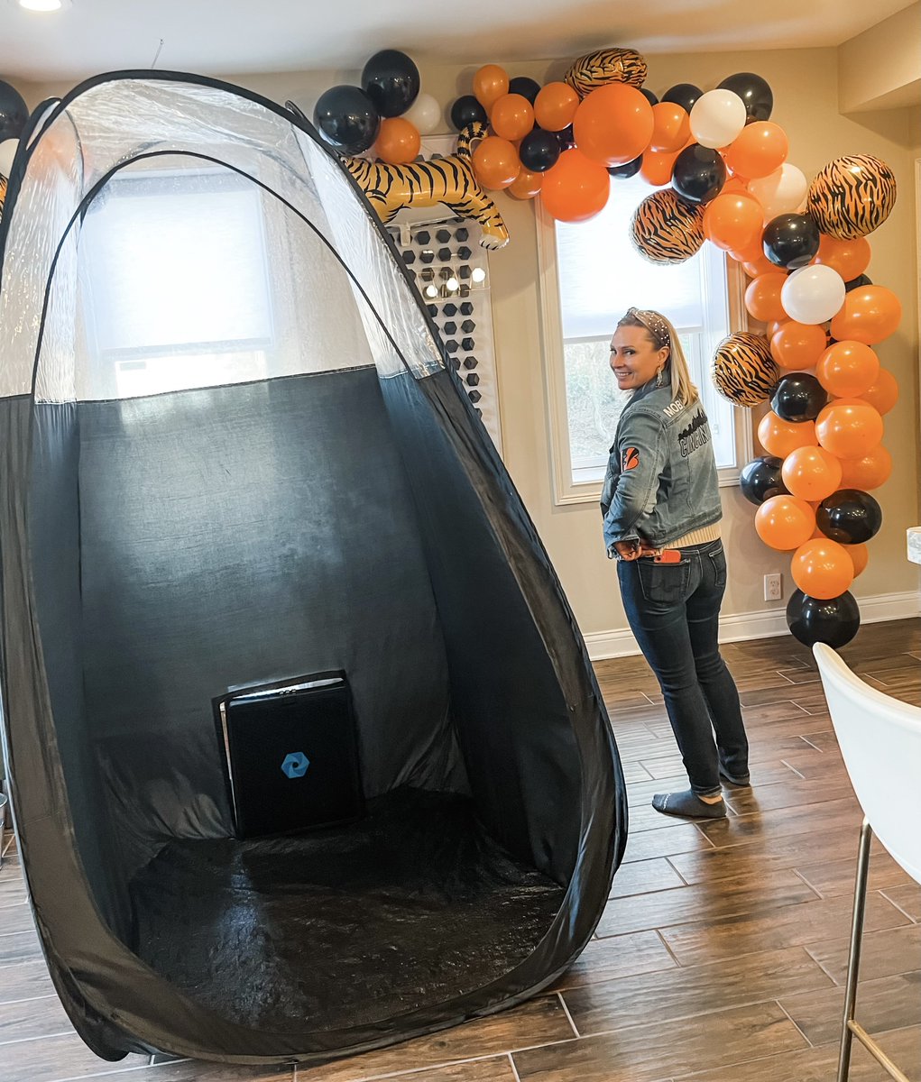 Glow Like a Star: Mobile spray tanning, once a celebrity service, is now accessible to everyone on a budget; thanks to <a href="/MobileGlowCincy/">Mobile Glow</a>. 

Cincinnati has seen a revolution in the sunless tanning industry. With options from $40 to $100, there is a spray tan for every price point!