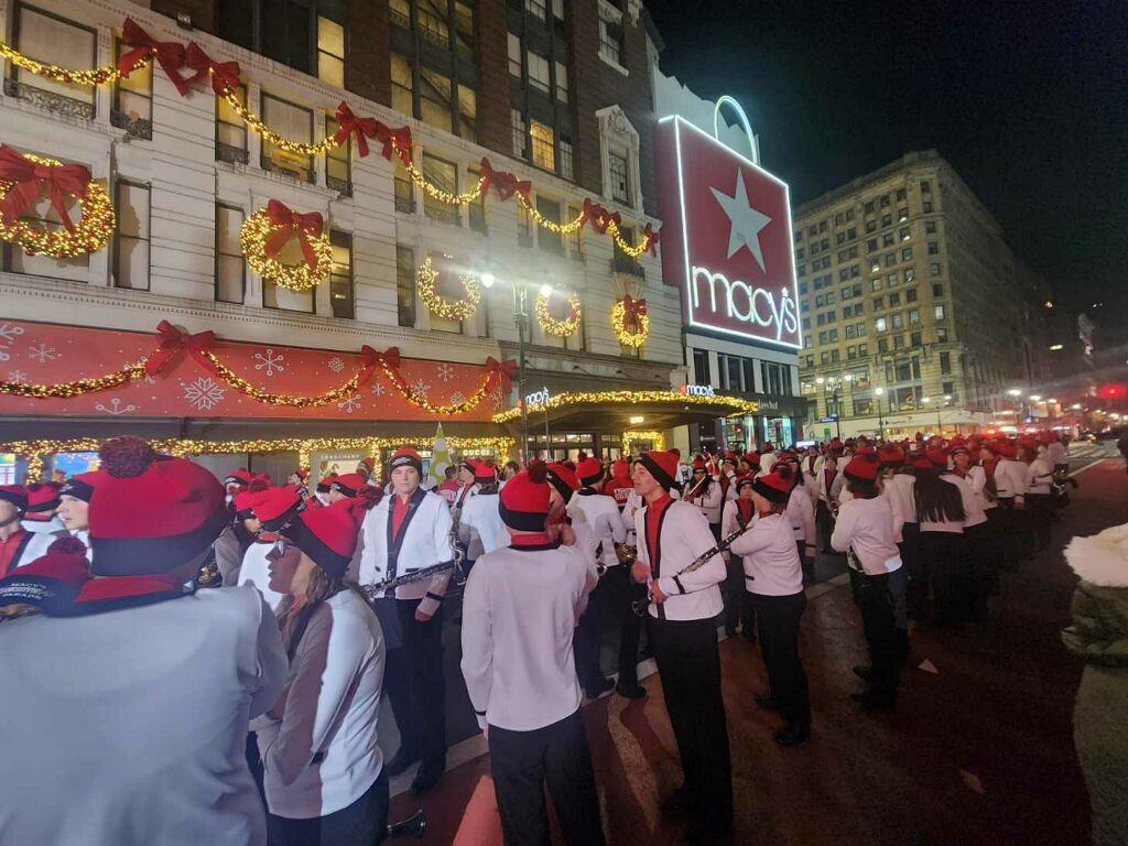 FHS_PTO's tweet photo. We are so PROUD and so EXCITED for our Marching Tigers representing us in NYC for the Macy's Thanksgiving Day Parade!!

It will be must-see TV! And they will be escorting Santa - so no commercial interruptions! Be sure to catch the parade starting at 8:30am on NBC and Peacock. https://t.co/cCZhjXeaJt