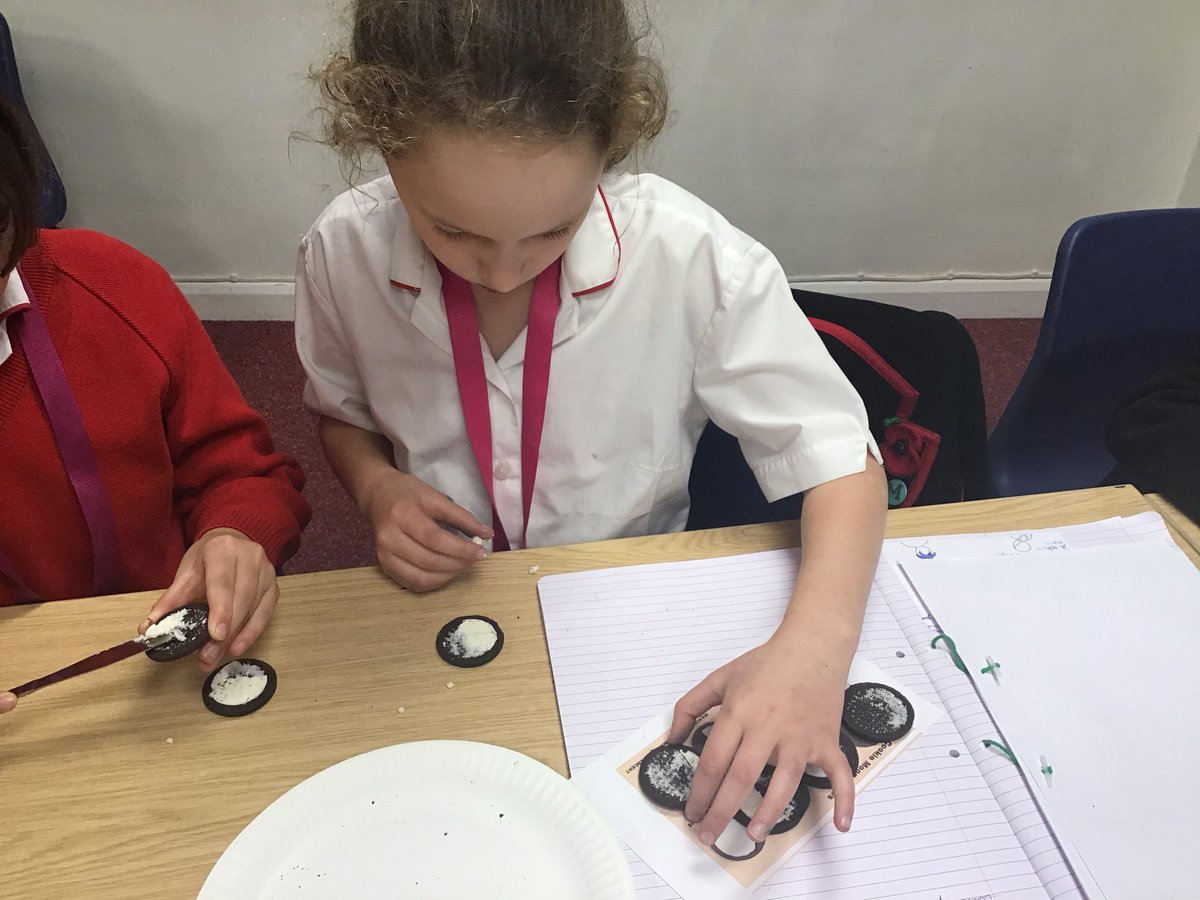 PipersPrep's tweet photo. Year 5 are investigating moon phases using Oreos and by completing a moonwatch by observing the sky at night. #PipersScience #PipersYear5 https://t.co/K8CZwoe4K8