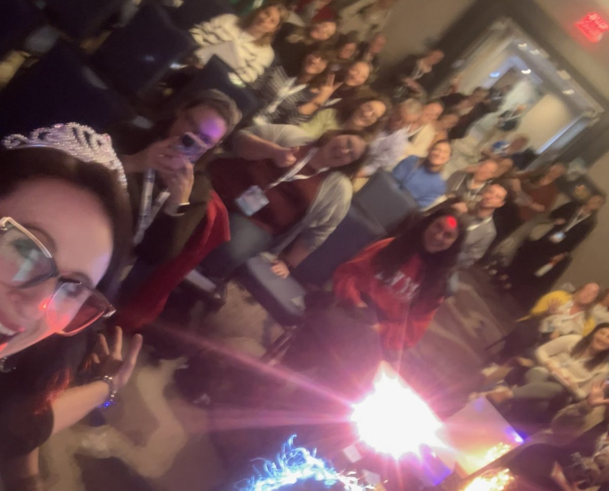 Meg Cernaro tweet media