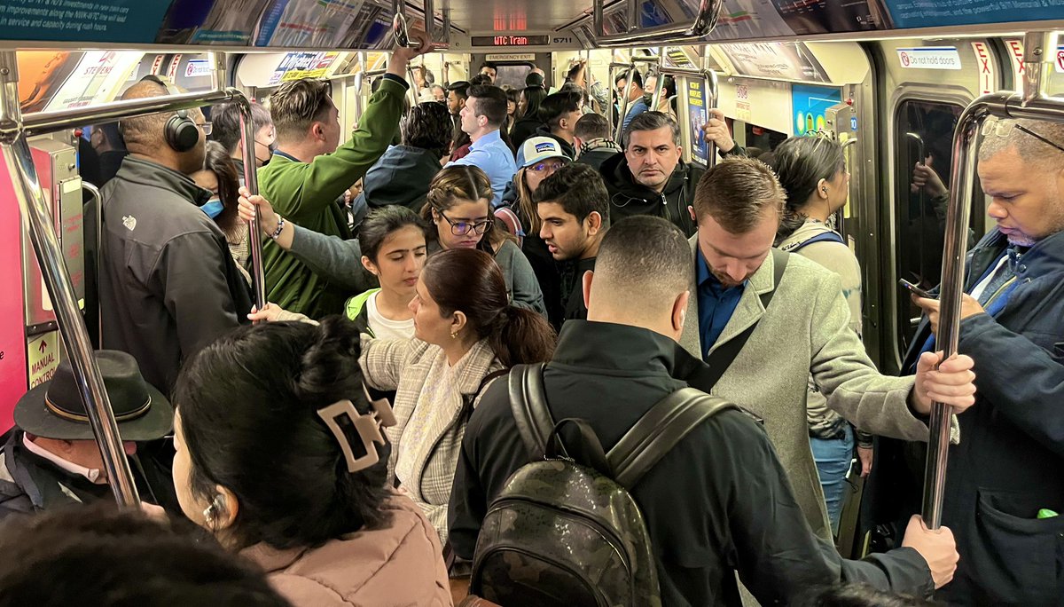 racerxnyc's tweet photo. @PATHTrain @PANYNJ shouldnt need #PathThursday feedback to realize the insufficient number of rush hour & weekend @PATHTrain’s, as well as the daily system failures, are unacceptable. @StevenFulop @GovMurphy @NYCMayor @GovKathyHochul @pathalerts @NJTPA @CommutingLarry #PathSucks #ExposePath https://t.co/XelB5fNrWu