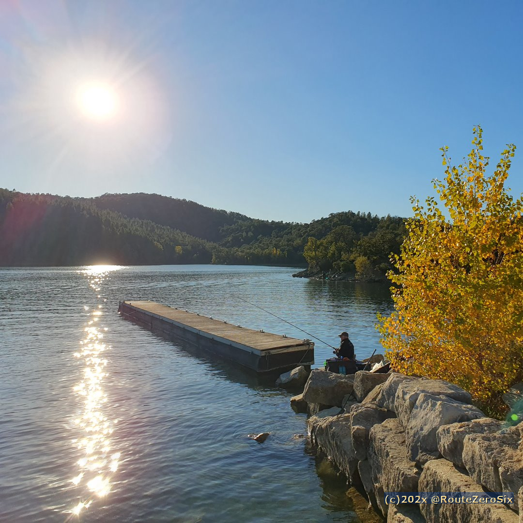 Fin d'après midi d'automne au lac de Saint-Cassien 

#SaintCassien #PaysdeFayence #CotedAzurFrance #CotedAzur #DépartementduVar #peche #AutumnVibes