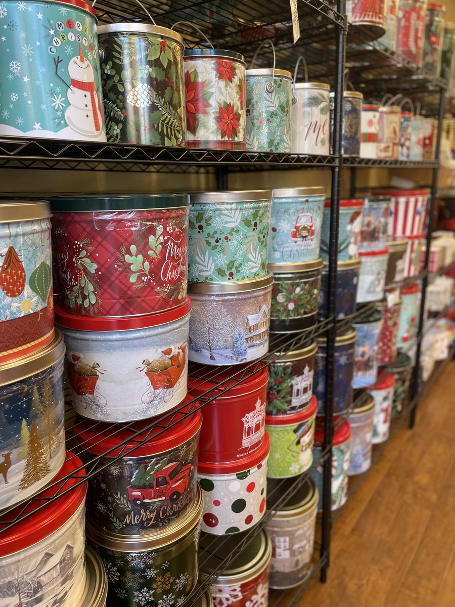 OhioDevelopment's tweet photo. Whether you're craving something sweet or something salty there's 'Something's Popping' in Medina to satisfy you! 🍿 ❤️
Check them and the other wonderful small shops nearby in Medina County out this #SmallBusinessSaturday!
➡️ https://t.co/kwxvmua1dS
#ShopLocalOhio https://t.co/piIDbFPuGK