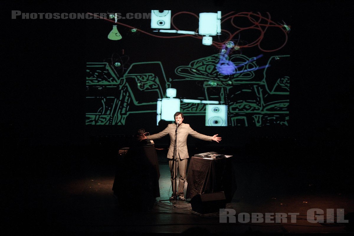photosconcerts's tweet image. 10 years ago, #FelixKubin at @CarreBelleFeuil #BoulogneBillancourt @FestivalBBMIX photosconcerts.com/felix-kubin-bo… #PhotosConcerts #RobertGil