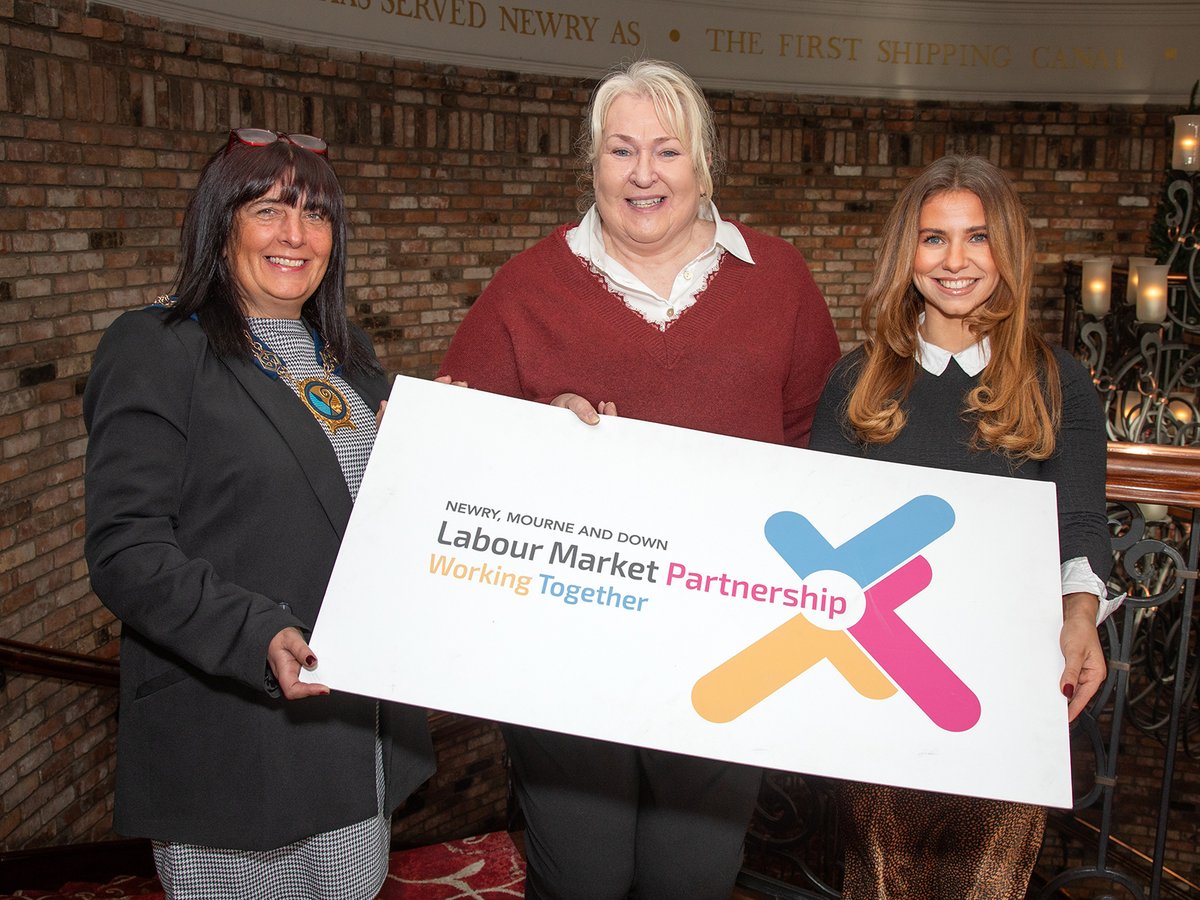 <a href="/Clanrye_Group/">Clanrye Group</a> is delighted to launch Get Work Ready across our district for individuals who are unemployed and those who are employed and wish to upskill.👷‍♂️💼💻

To apply➡️tinyurl.com/mrkhctrk
🔴Recruitment closes Jan 2024

Read more here👉tinyurl.com/c6k9a5vj