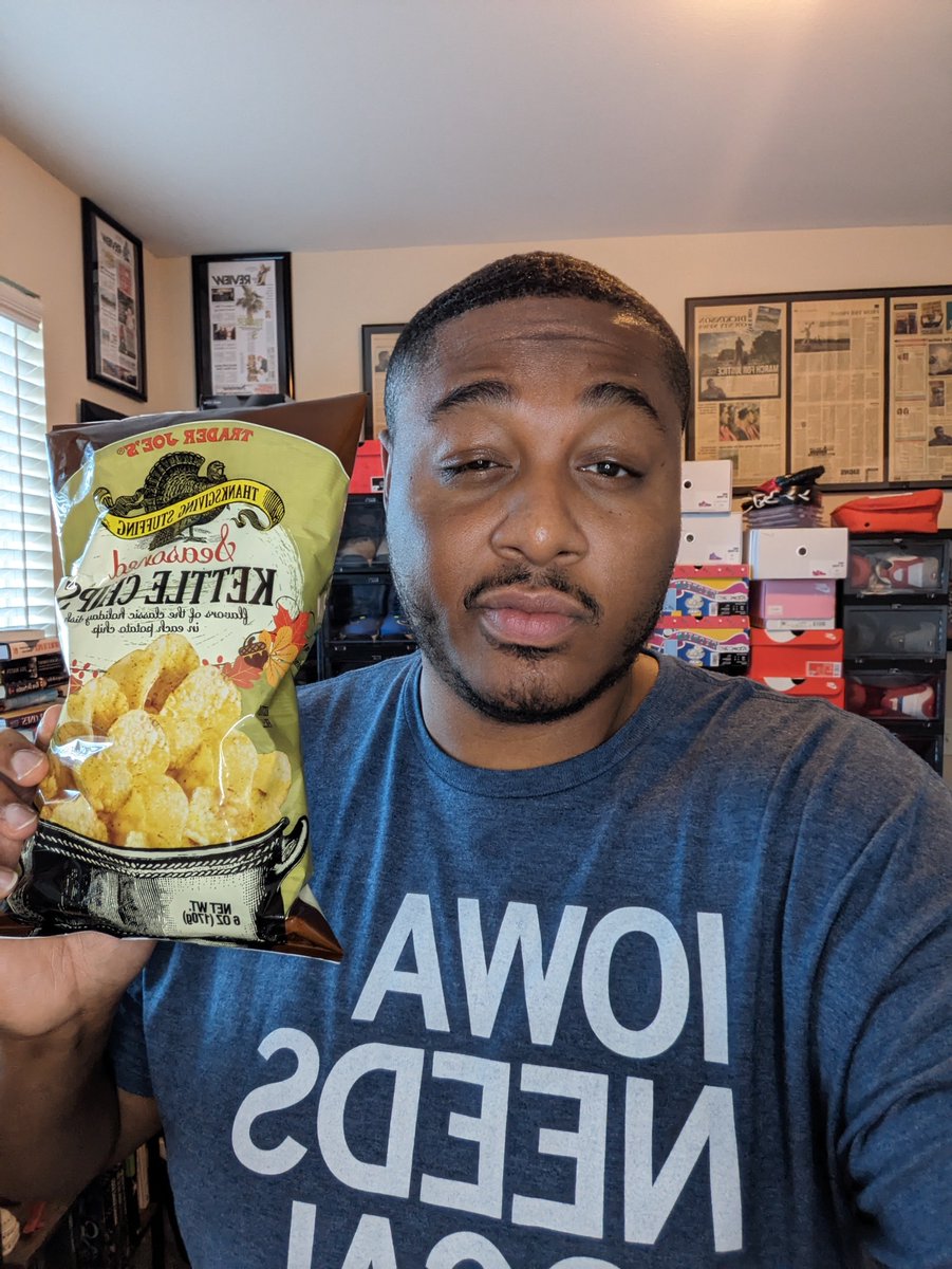 Rushthewriter's tweet photo. Between the Iowa Caucus trail, local election coverage, getting married, etc., I haven't had time to shop for #TyTries, but we are back for Thanksgiving!

I'm going live at 11:30 a.m. on the @IAStartingLine Facebook page and I'll try three Thanksgiving-themed snacks! https://t.co/WQV2EZW6aA