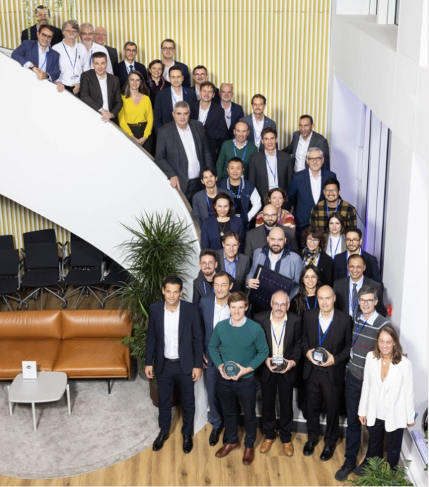 🏆 The SII group is very proud to announce that a team from SII research has won the Grand Prix of Innovation awarded by @PlasticOmnium as part of the "The Future Of Energy For Mobility" program!

Congratulations to Senda and Sophie for their contribution to the DECO project.