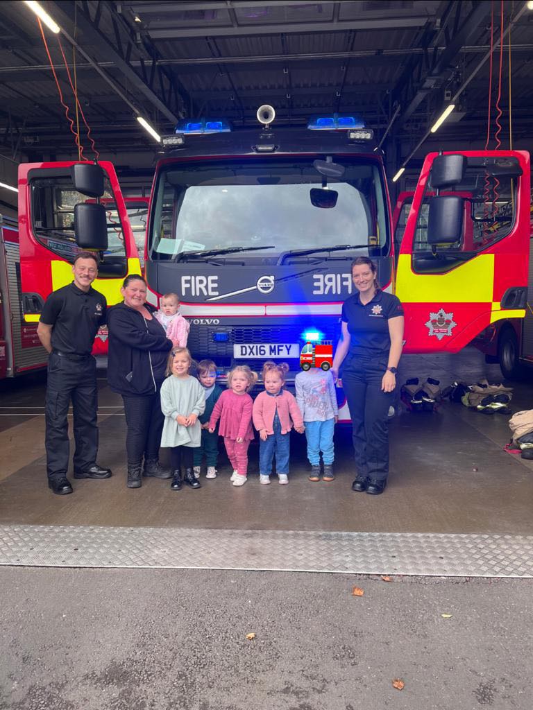 Red Watch had some very excited visitors yesterday who had a tour of the station and got to see the Fire Engines 👩‍🚒🧑‍🚒