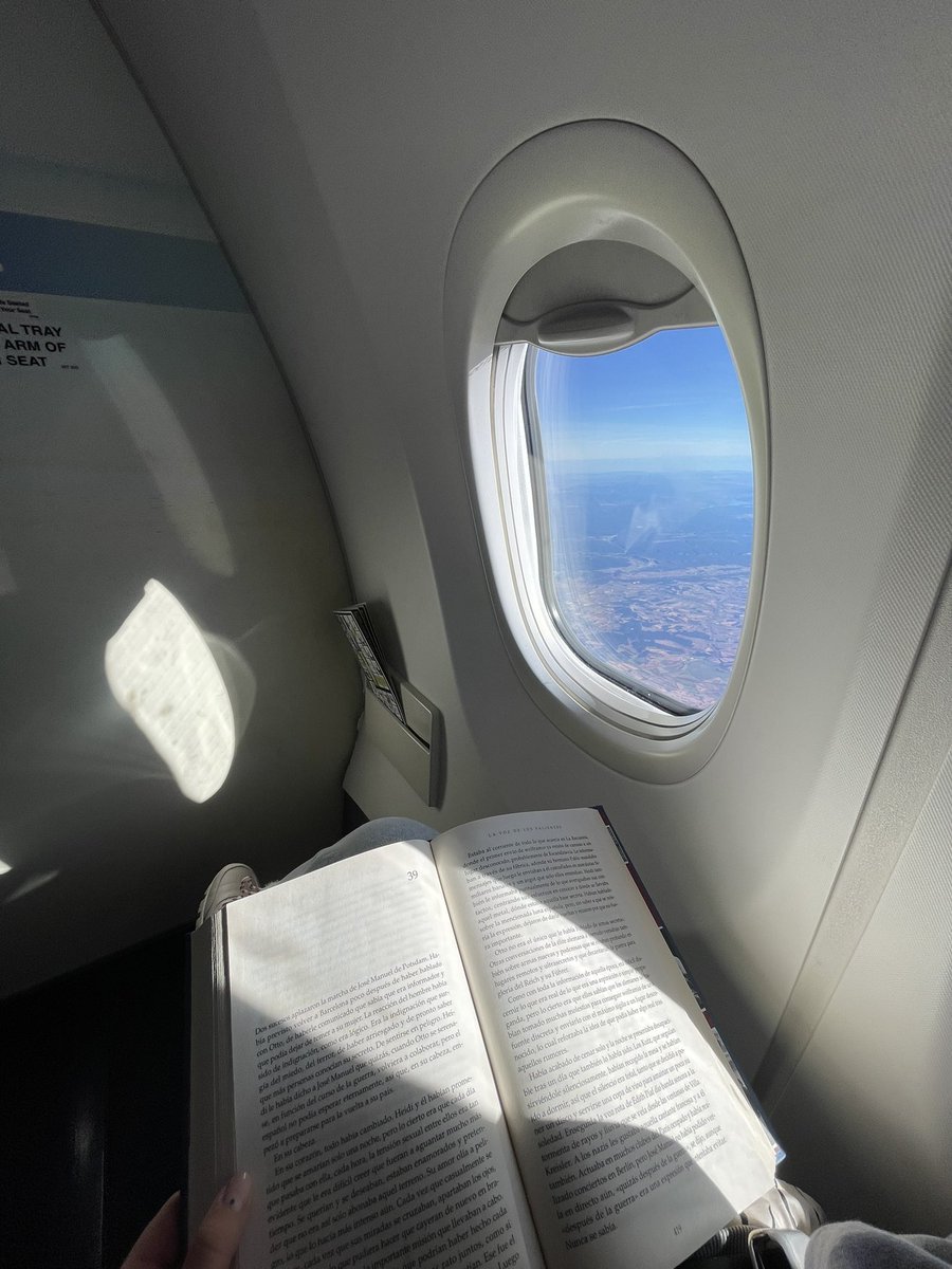 Estrmp's tweet photo. ¡Pues a mi también siendo Non priority 
@Ryanair_ES me ha dado ventanilla y primera fila! https://t.co/L5quK2P13u