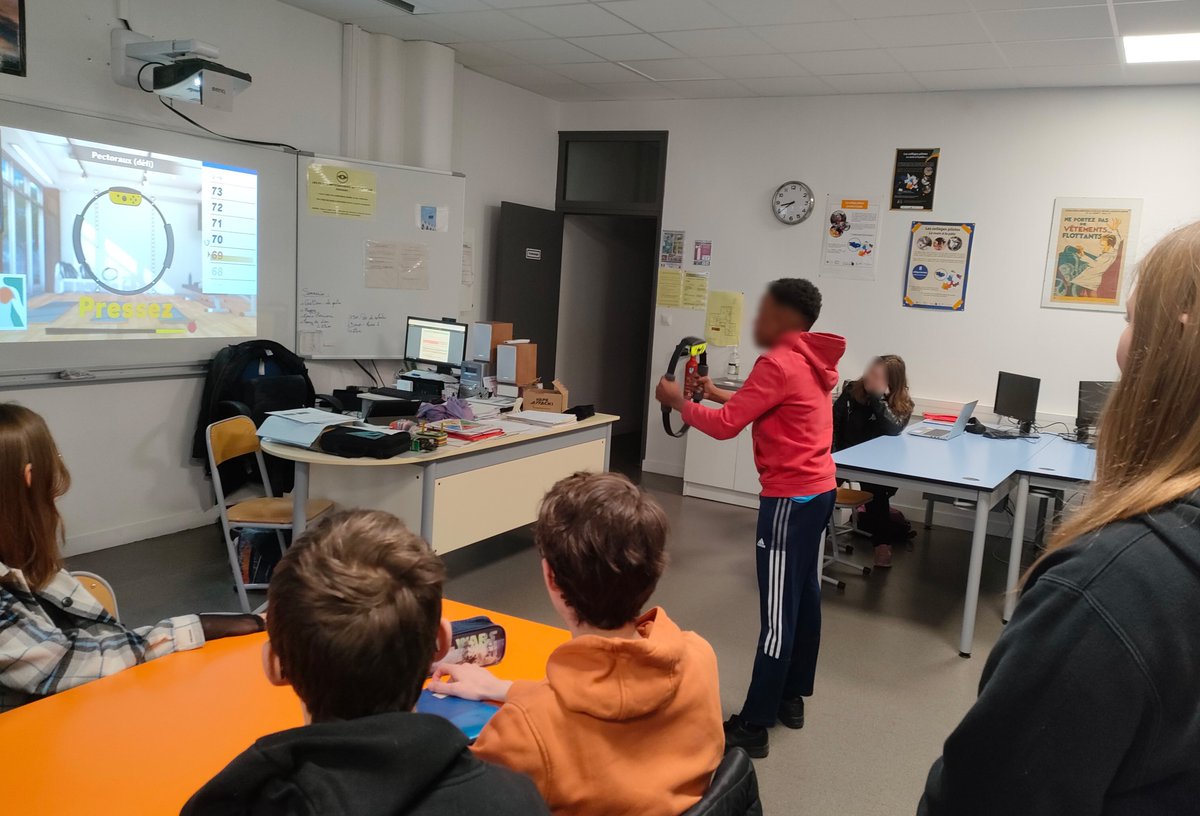 Delph__29's tweet image. Nouvelle année, nouveau projet EPS-Techno :
👉 le Micro Ring 🏋️♂️
ça va bouger avec les 3e de @MendesCollege !
#YesWeCode @Fond_CGenial @cardierennes @acrennes @emmanuel_ethis @DaneRennes
@ChristineBac29 @Edu_Num @hceac @DAACBretagne @UNSS_Bretagne @Unss29