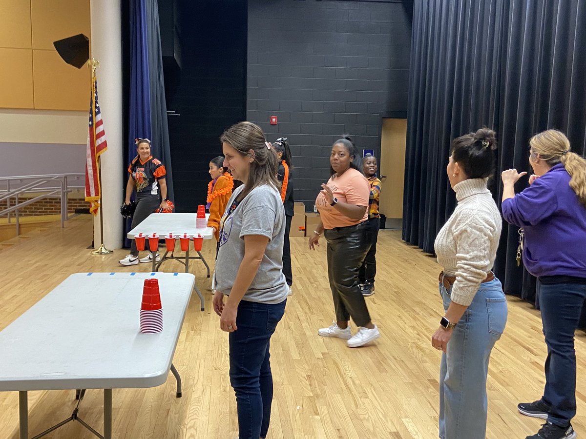 donato_piselli's tweet image. BREAKING NEWS…… It’s official. The 5th &amp;amp; 6th grade PHS Students are victorious and they have earned the pizza party in December. Thank you to all who participated and helped. Great morning at PHS!