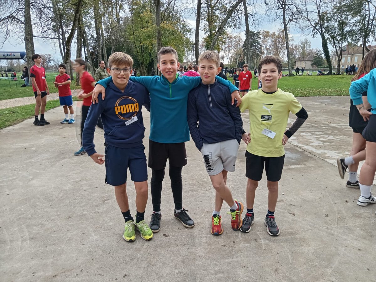 Cross départemental à L'Isle de Noé pour les élèves du @JeanRostandGers aujourd'hui! Sport, dépassement de soi et bonne humeur au programme !🏃🏃‍♀️🏃‍♂️
@dsden_32 @unss32 #sport @EpsToulouse #valeurssportives #depassementdesoi