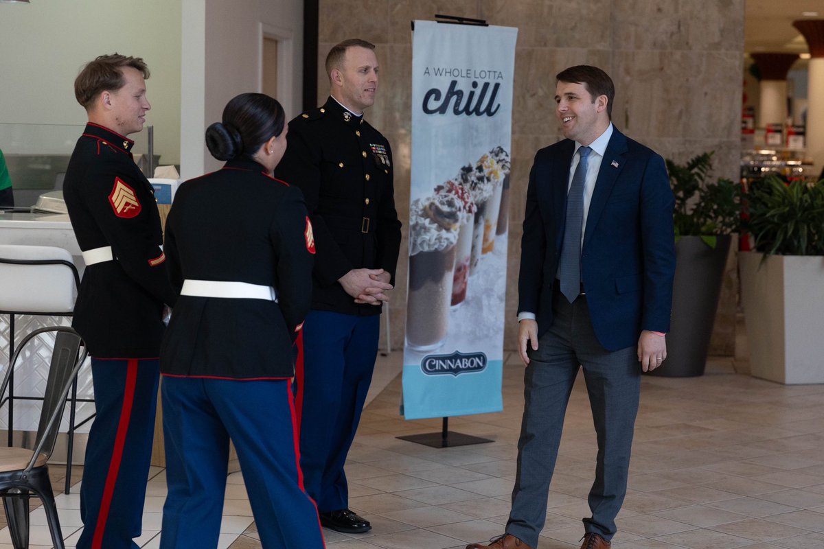 Glad to help kick off the annual @ToysForTots_USA toy drive at the Mall of New Hampshire yesterday. Every kid deserves a happy holiday season, and New Hampshire always steps up to support this worthy cause.