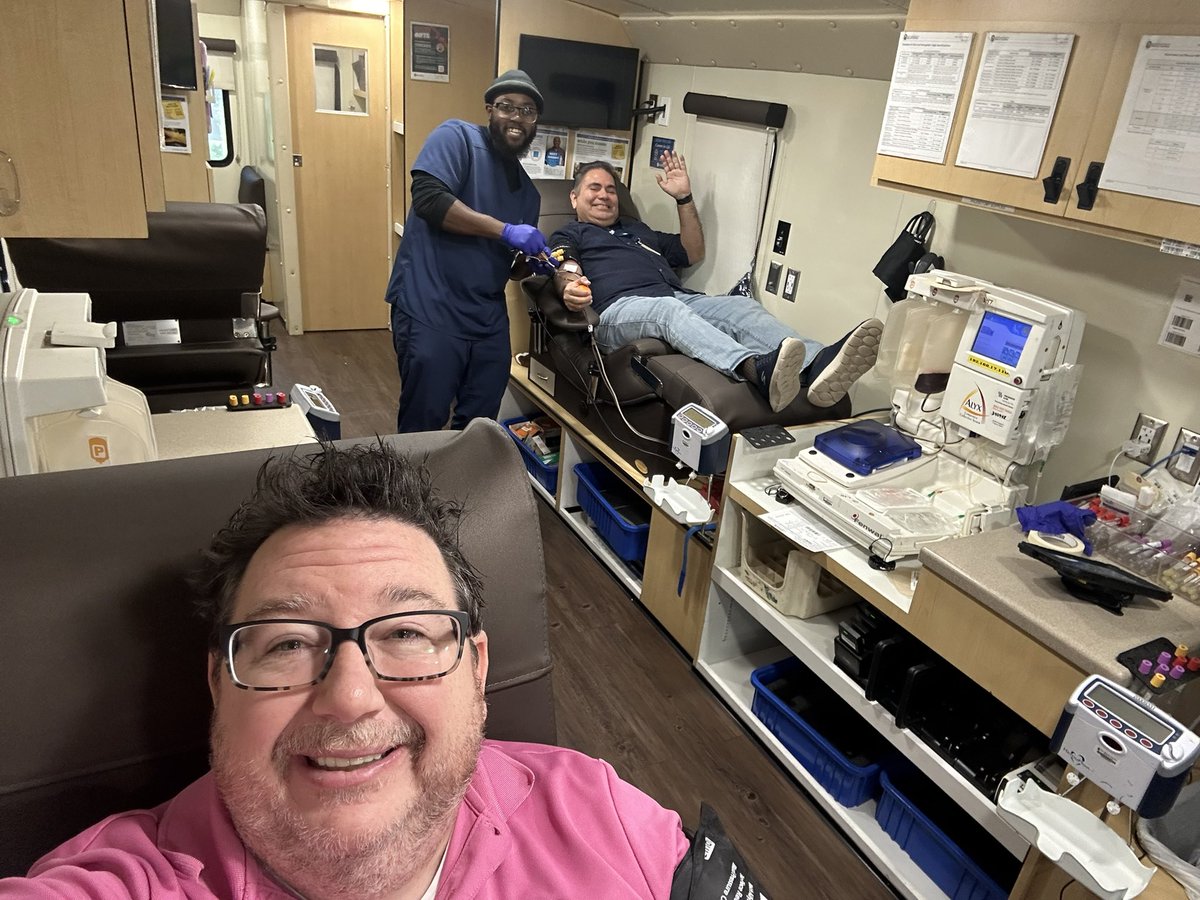 MarkGribble's tweet photo. Always a great feeling to help save lives. Thanks @commitforlife for helping us this holiday season. https://t.co/r6Bjm3DLNe