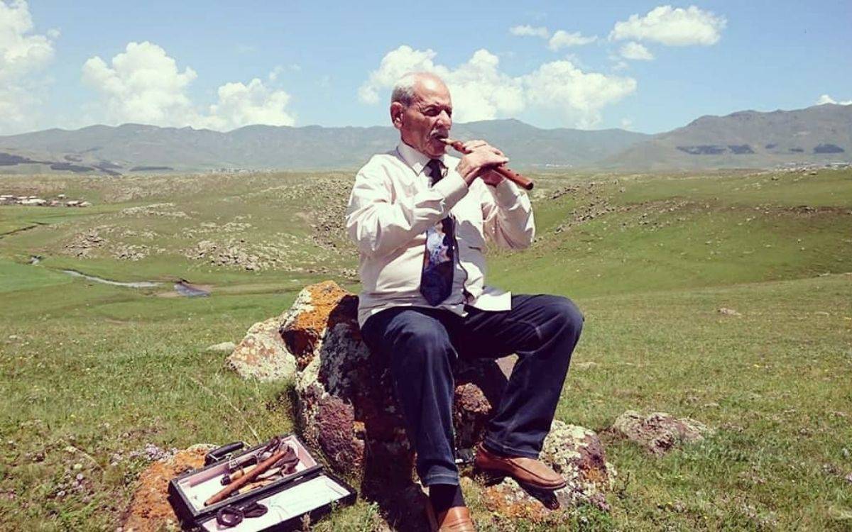 🗣️ 'Yeni Egîdê Cimolar yetişsin istiyoruz' 🎵 Erivan Radyosunun önemli isimlerinden Kürt müzisyen Egîdê Cimo adına İstanbul’da bir müzik merkezi açılıyor 🗞️ @FeridDemirel13'in haberi bianet.org/haber/yeni-egi…