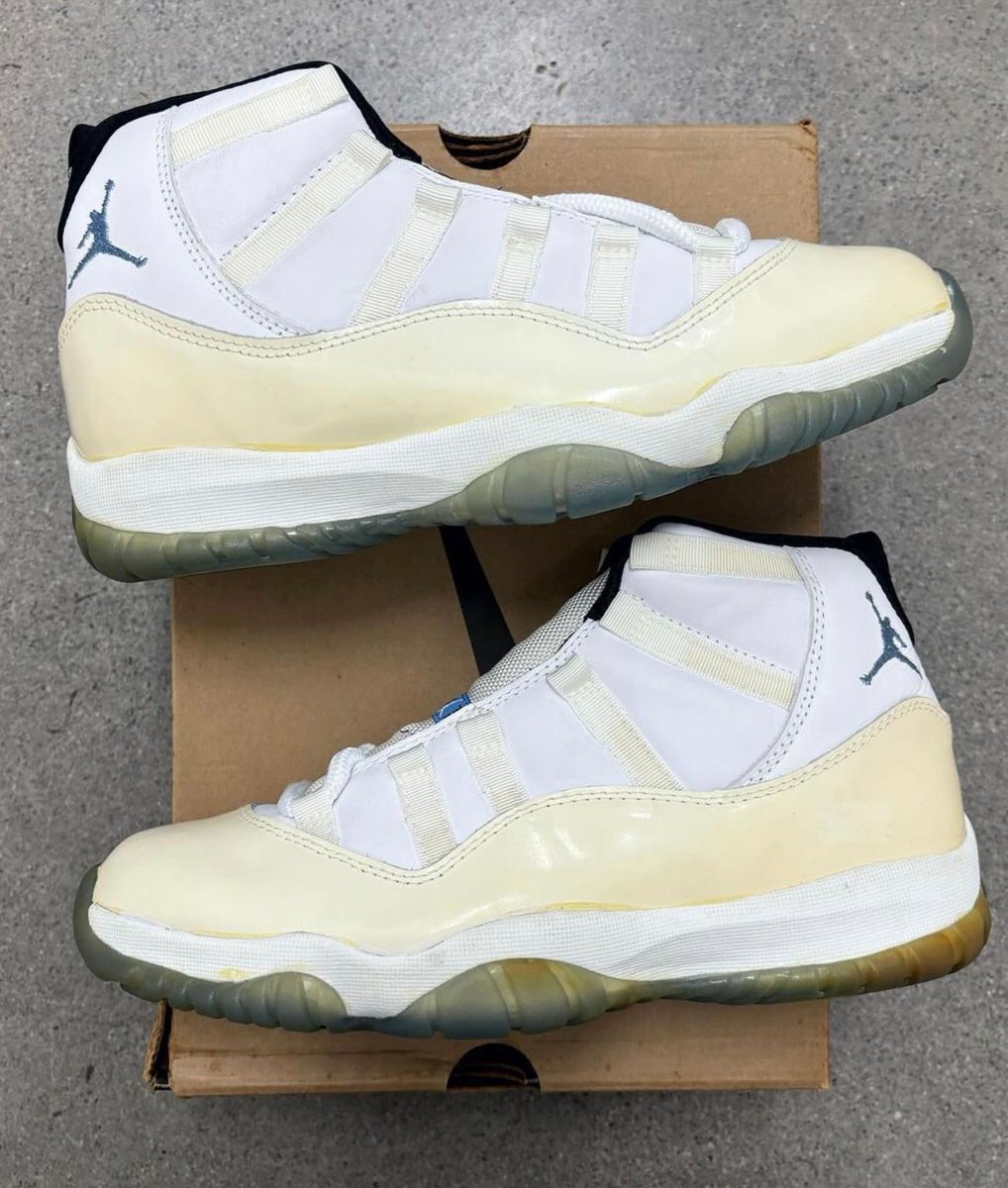 nicekicks's tweet photo. OG “Columbia” Air Jordan 11’s ⛅️ (1996) https://t.co/cbr9nCsXvw