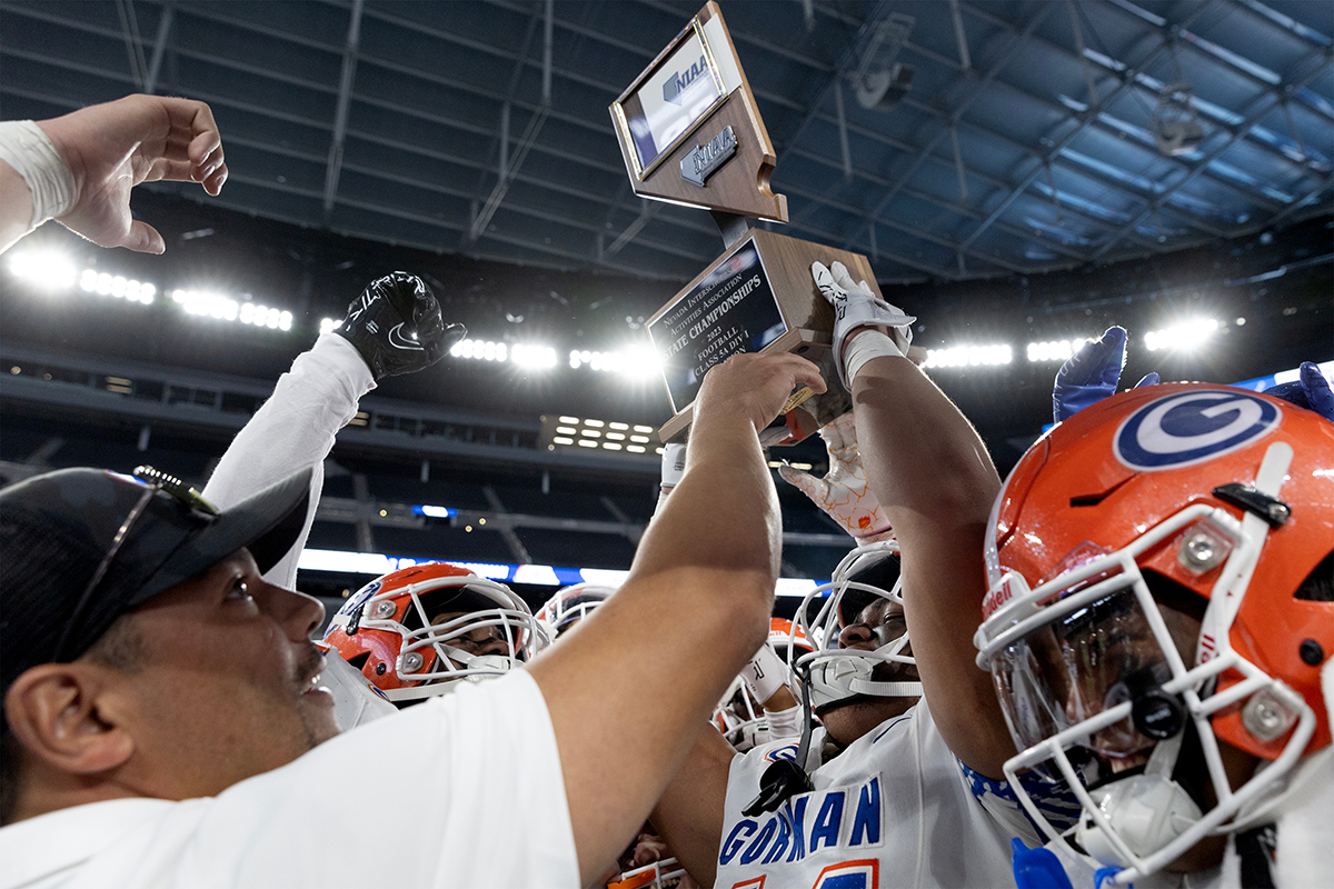 Bishop Gorman, ranked No. 1 nationally by MaxPreps and USA Today, rolled to a 56-11 victory over Liberty to win the 5A Division I title at Allegiant Stadium on Tuesday → bit.ly/49QuHje 📸: @ellenschmidttt