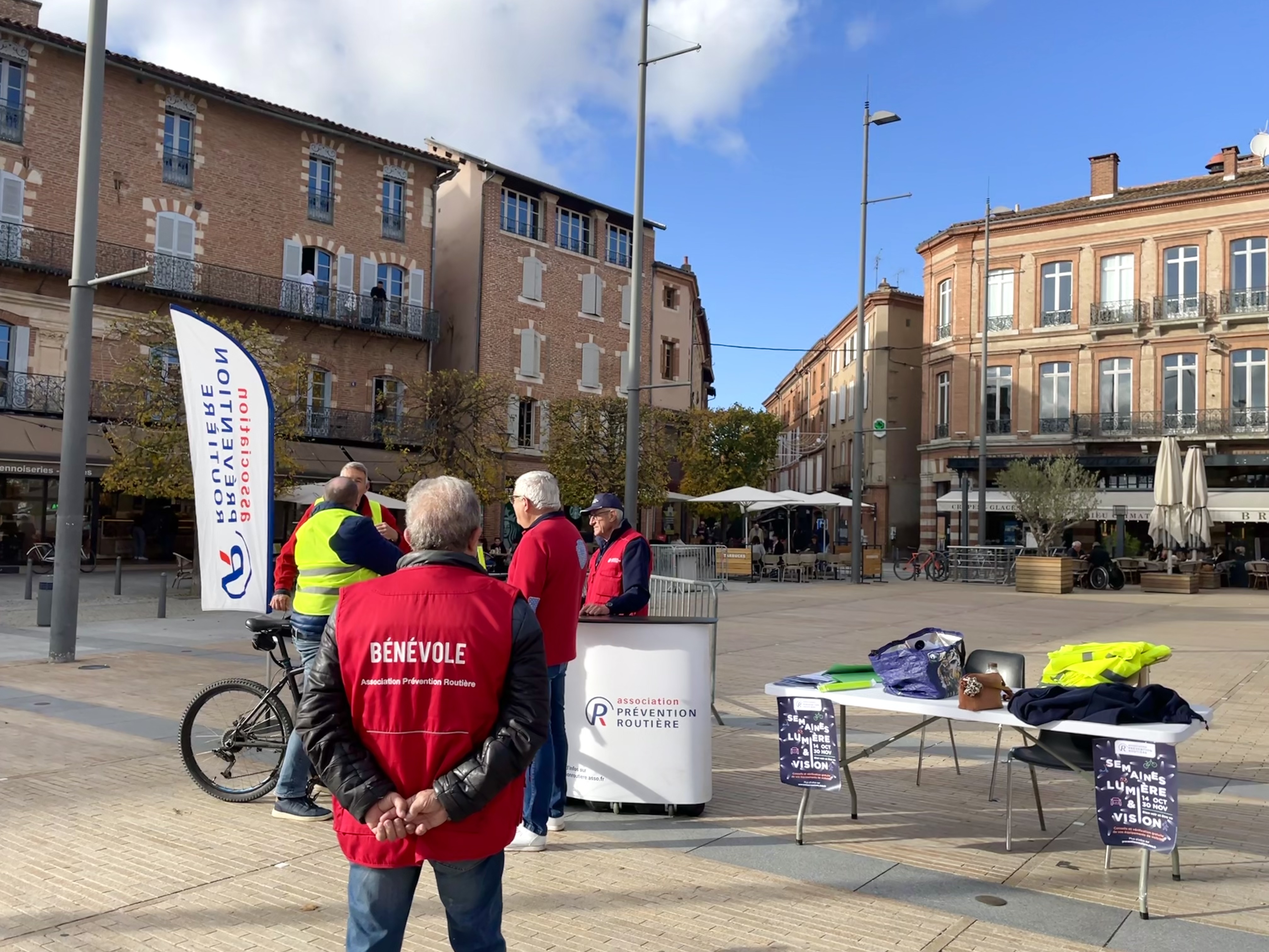 En poster, l'équipement à vélo - Association Prévention Routière