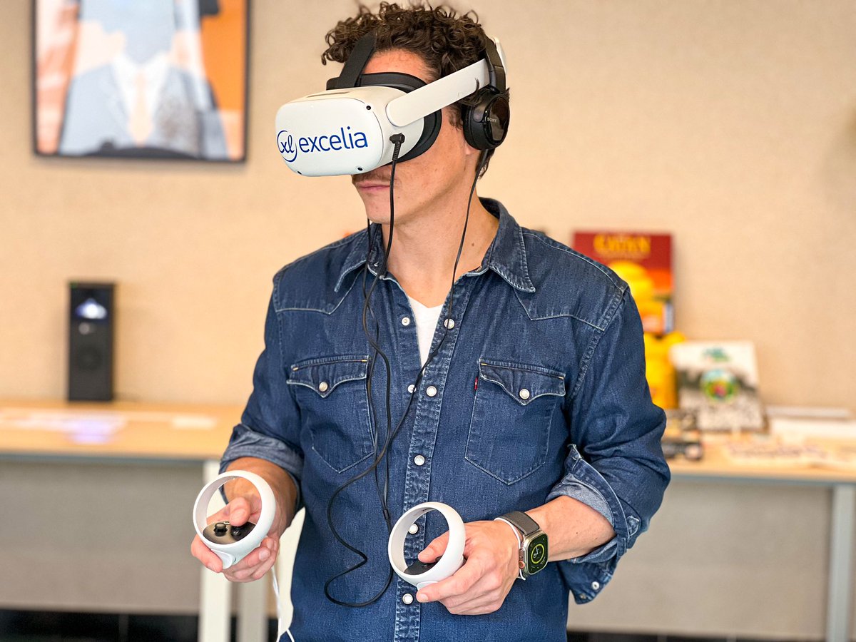 ExceliaGroup's tweet photo. [#XLVision👁️] Journée de découverte des espaces et des expériences d'#apprentissage immersives de la #XLFactory à #Tours !
 
Collaborateurs, #étudiants et #entreprises ont eu l'opportunité d'expérimenter des #metavers #pédagogiques conçus par #Excelia et déployés en cours 👏 https://t.co/SL3wc4ECsR