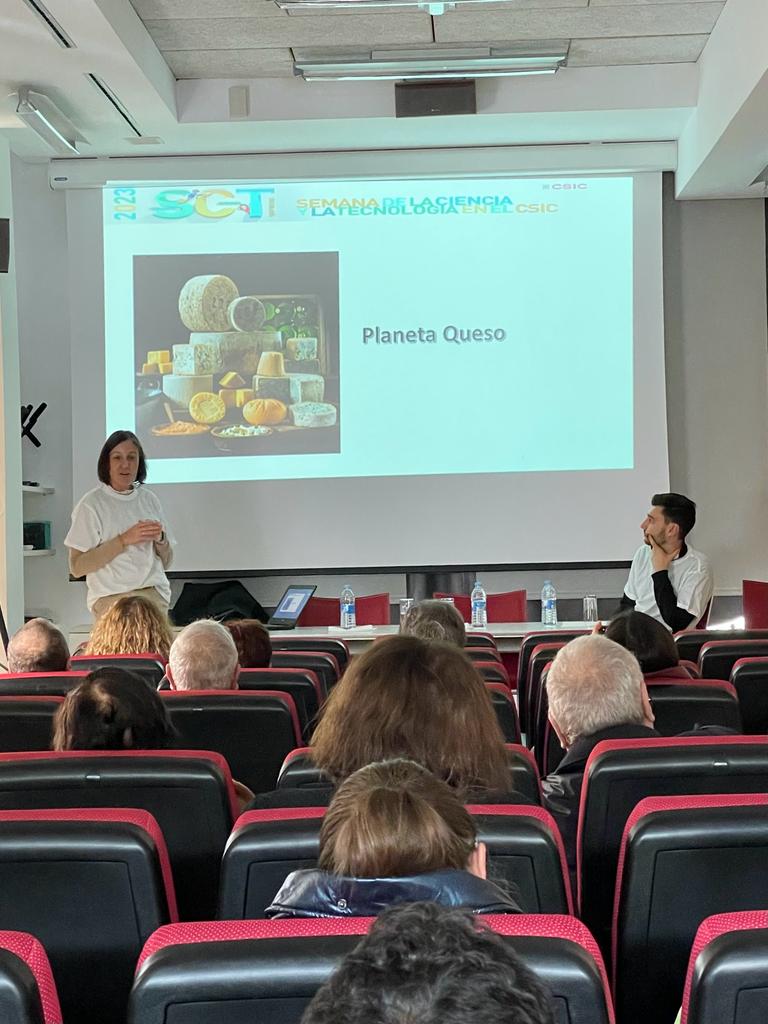 iplacsic's tweet photo. Esta mañana en Salas, en la #SCTA  junto con la #FACC realizamos diferentes talleres para descubrir la microbiología de nuestros quesos @iplacsic @CSICasturias https://t.co/RT8pLyqqJC