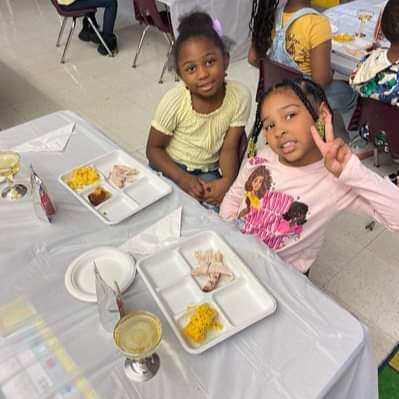 FriendshipPCS's tweet photo. These Kindergarteners are celebrating their “Grateful Together” feast in style!
Share what you’re thankful for on the comments!
#feast #thanksgiving #friendshippcs #friendshippubliccharterschool #ward5schools #woodridgeeaglessoar💙💛💙🦅 https://t.co/2eItv4WNOe