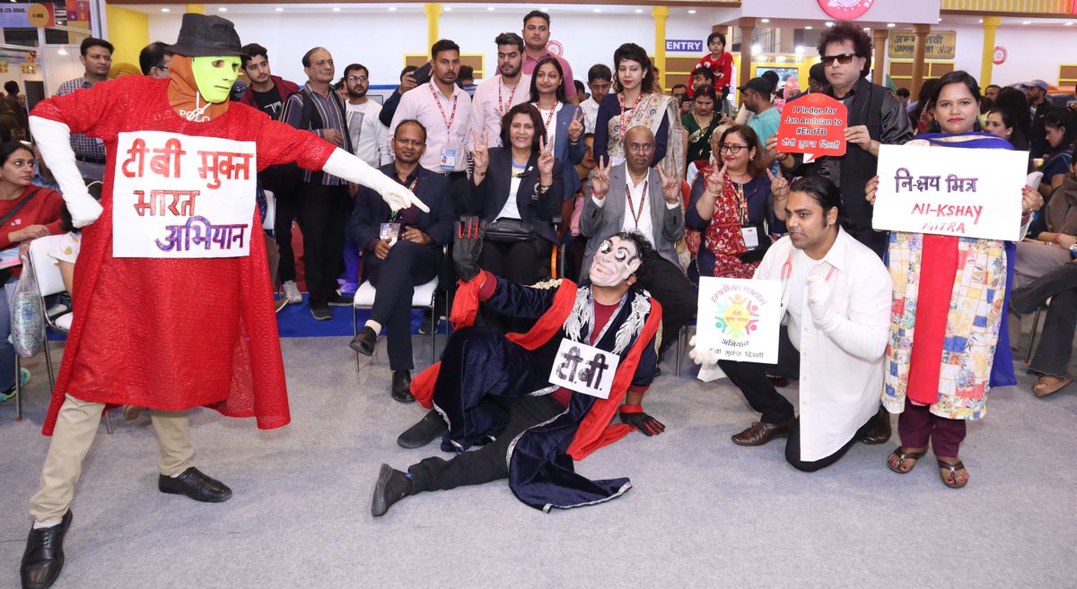 TbDivision's tweet image. Dr. (h.c) Deepa Malik watched a Nukkad Natak and appreciated the commitment of the artist &amp;amp; the clarity of TB message conveyed by the Nukkad Natak that complements the efforts of NTEP in engaging with the audience at #IIFT2023 @DeepaAthlete @TbDivision #TBMuktBharat #AyushmanBhav